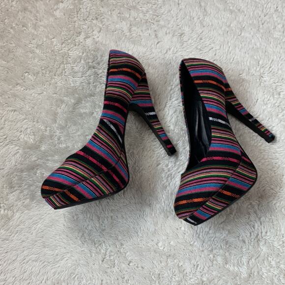 Delicacy Textured stripe platform stiletto heels, size 8.5 - Picture 3 of 11
